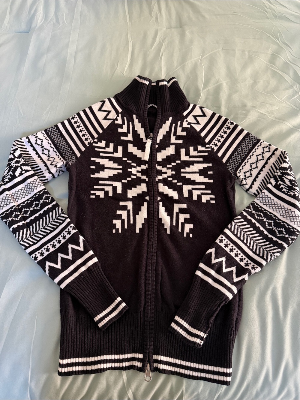 Athleta Black & White Zip-Up Nordic Pattern Sweater size extra small W11
